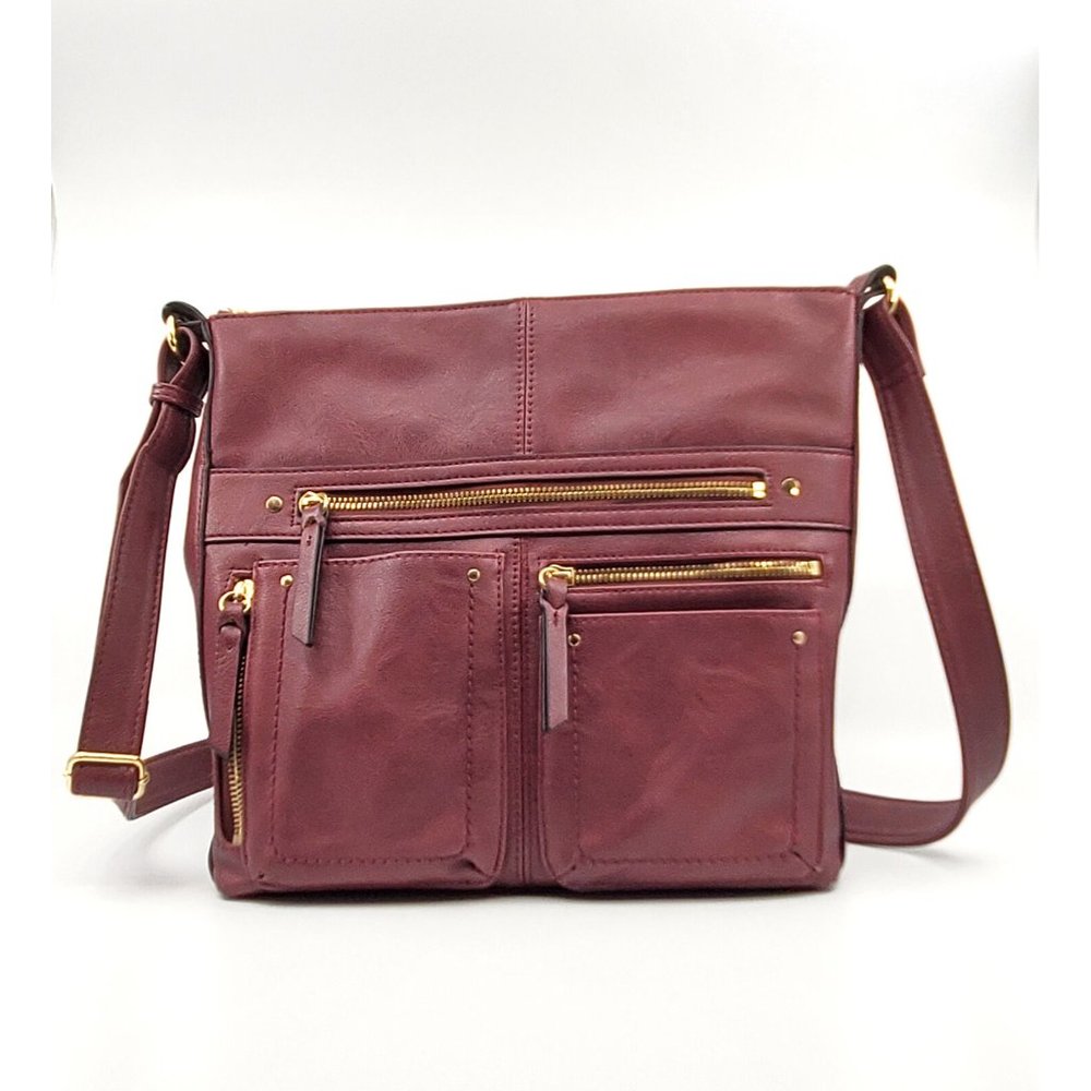NWOT Inc Red Riverton Messenger Crossbody $59.50